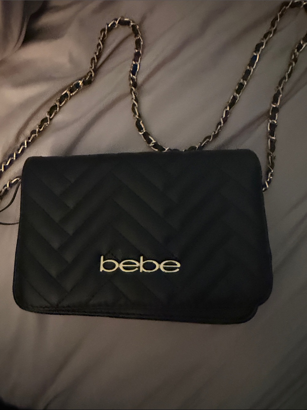 Bebe Sophia mini crossbody bag 
Quilted Black Crossbody with Gold Chain